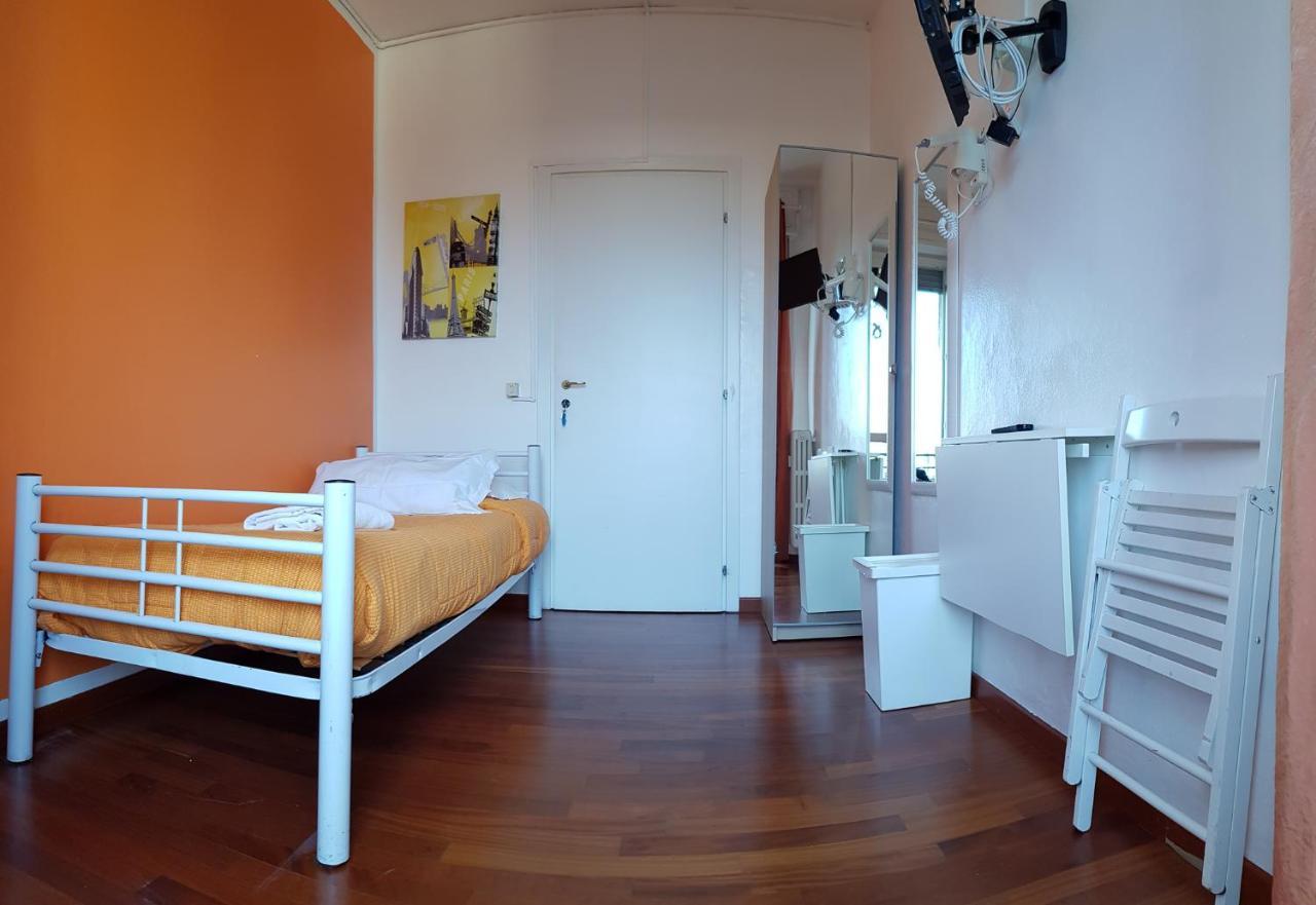 Foresteria Lombarda By Max Hotel Milan Exterior photo